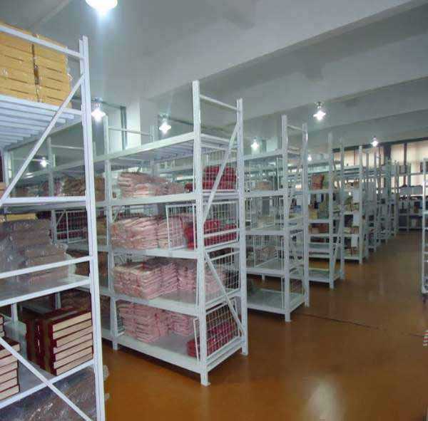 杭州纺织公司家纺货架安装完毕投入使用